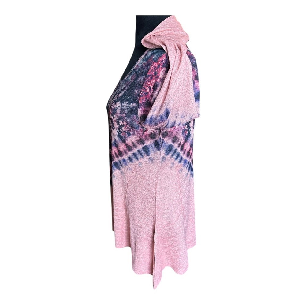 World Unity Women’s Pink Geo Pattern Tie-Dye - Picture 7 of 8